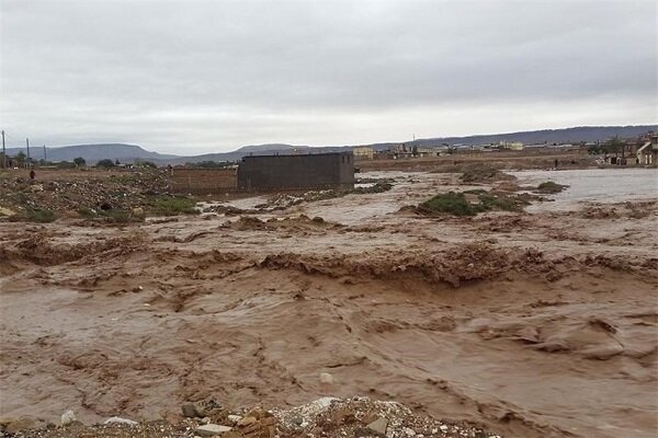 بارش تابستانه باران در روستای چم مهر شهرستان پلدختر لرستان