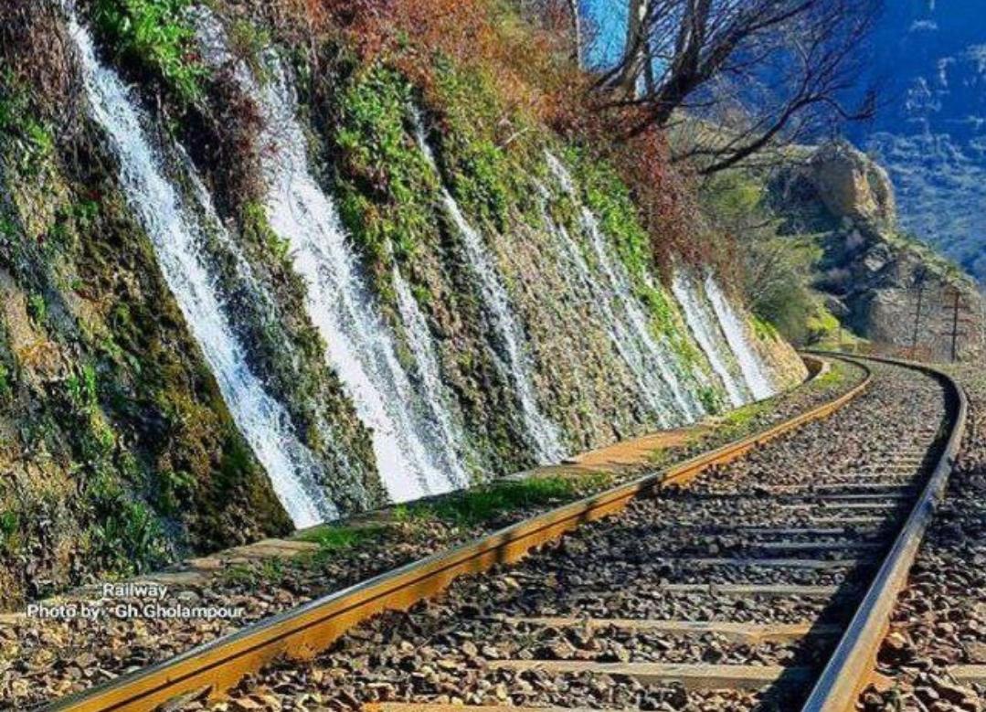 سوت قطار گردشگری لرستان پس از ۱۵ ماه وقفه به صدا درآمد