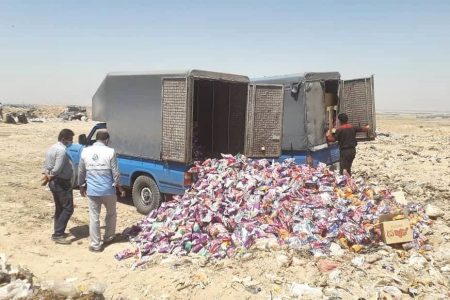 بیش از ۷۱ تن مواد غذایی فاسد و تاریخ گذشته امسال از سطح بازار و واحدهای عمومی لرستان جمع آوری و معدوم شده است